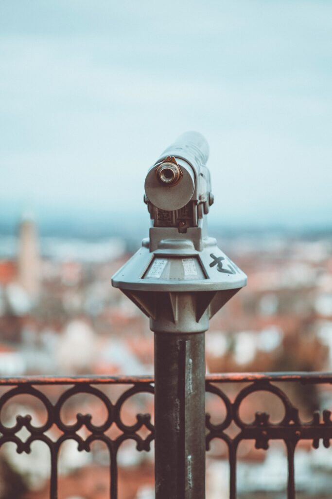 field of view in binoculars